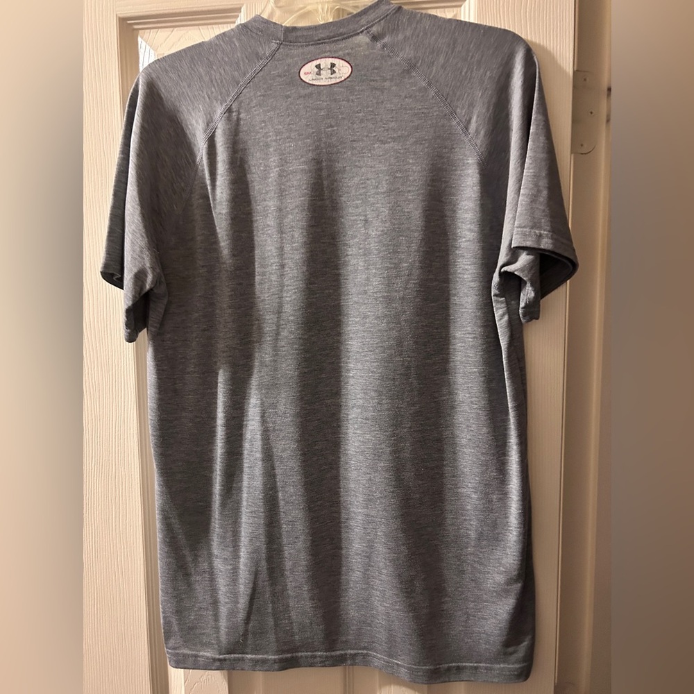 Men’s Under Armour Shirt - Picture 6 of 6